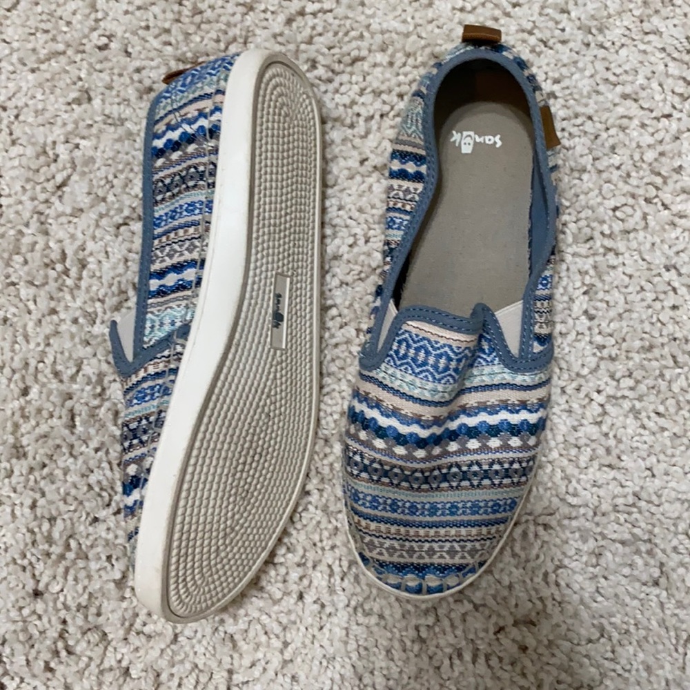 Sanuk side walk slides